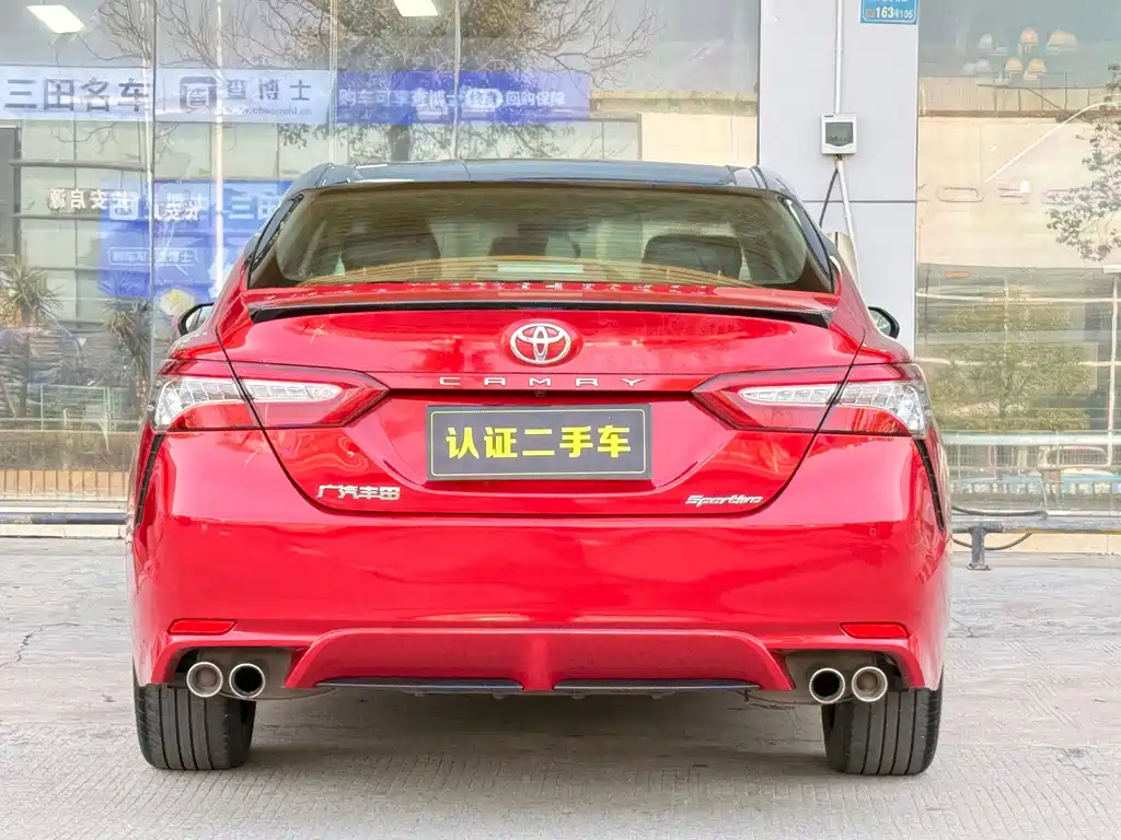 Toyota Camry 2019 — фото 14