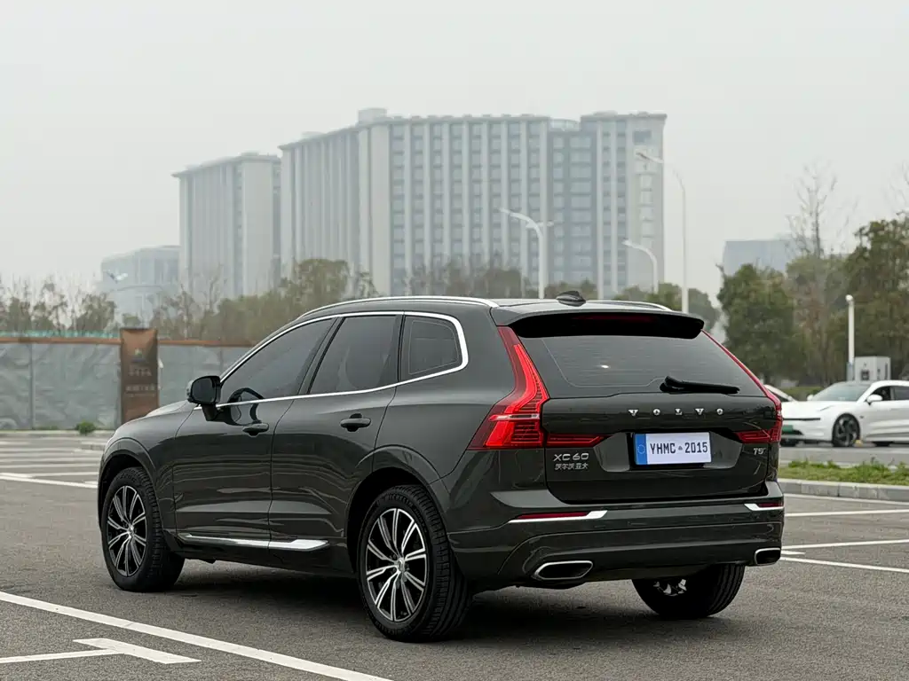 Volvo XC60 2021 — фото 4