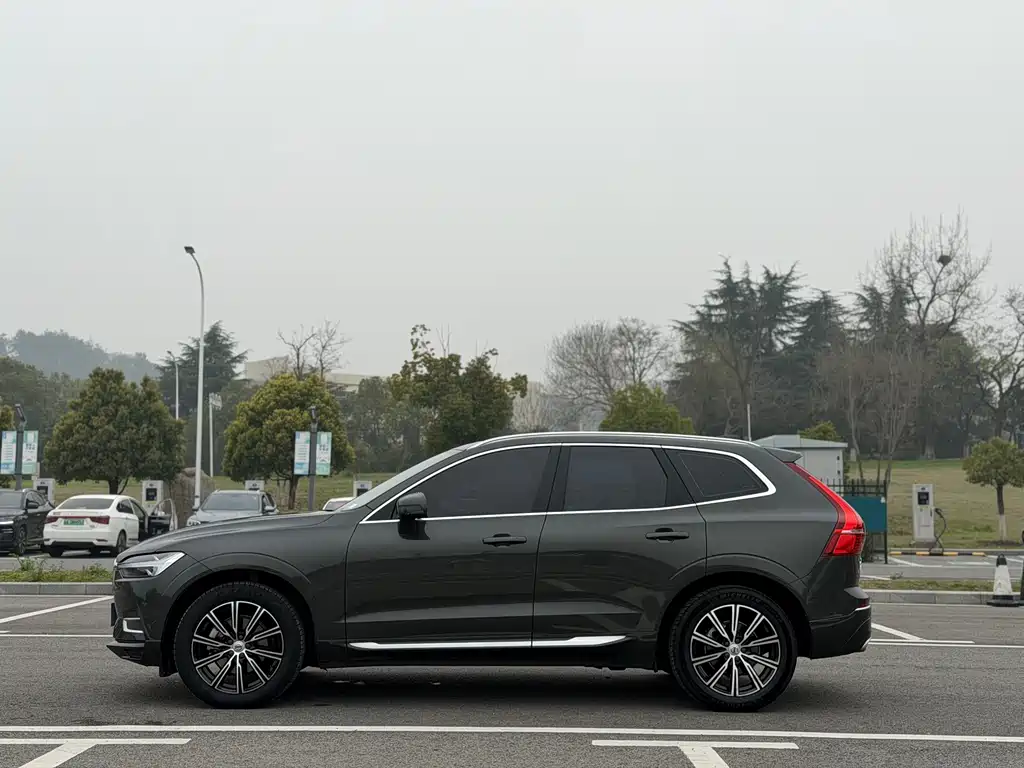 Volvo XC60 2021 — фото 14