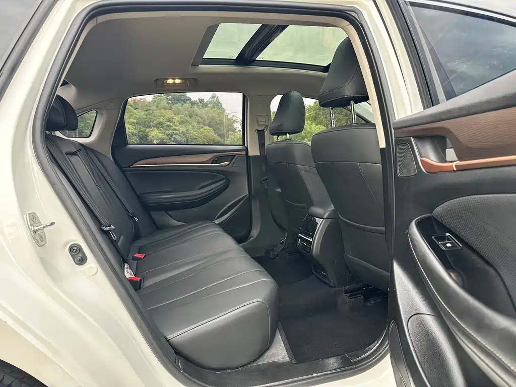 GAC Motor Trumpchi GA6 2019 — фото 16