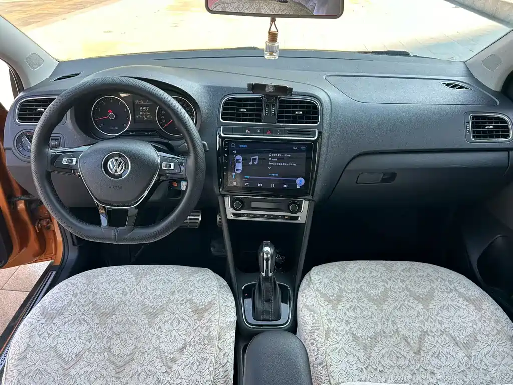 Volkswagen Polo 2015
