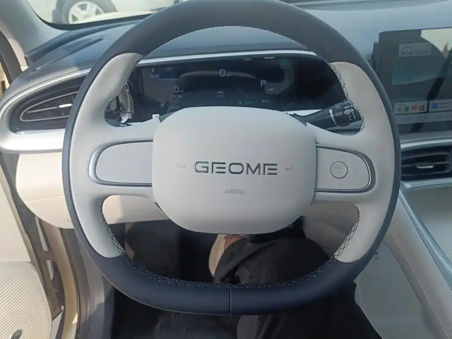Geely Galaxy Starwish 2026 — фото 15
