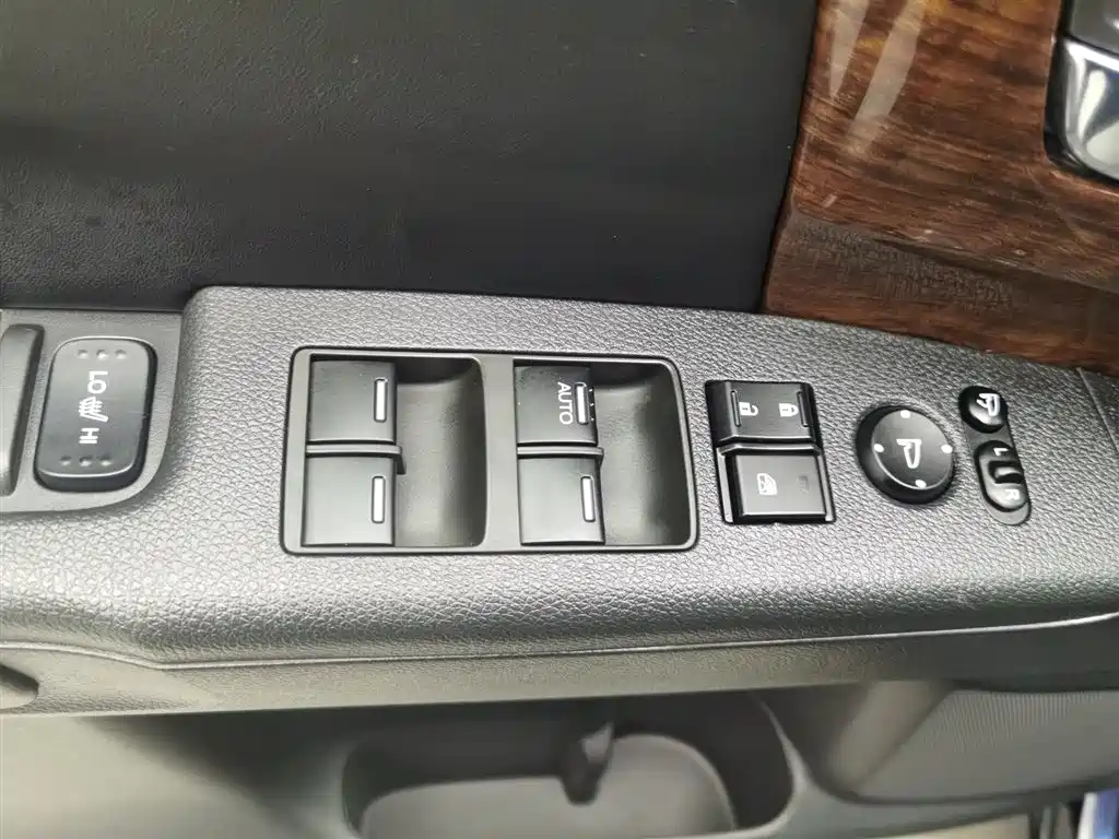 Honda Odyssey 2015 — фото 9
