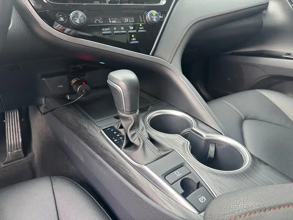 Toyota Camry 2022 — фото 22
