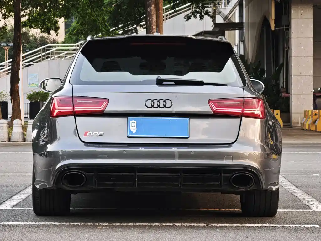 Audi RS 6 2017 — фото 6