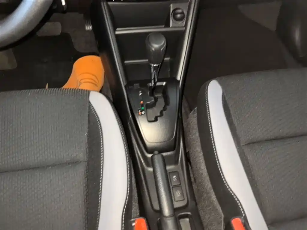 Toyota Yaris L 2021 — фото 14