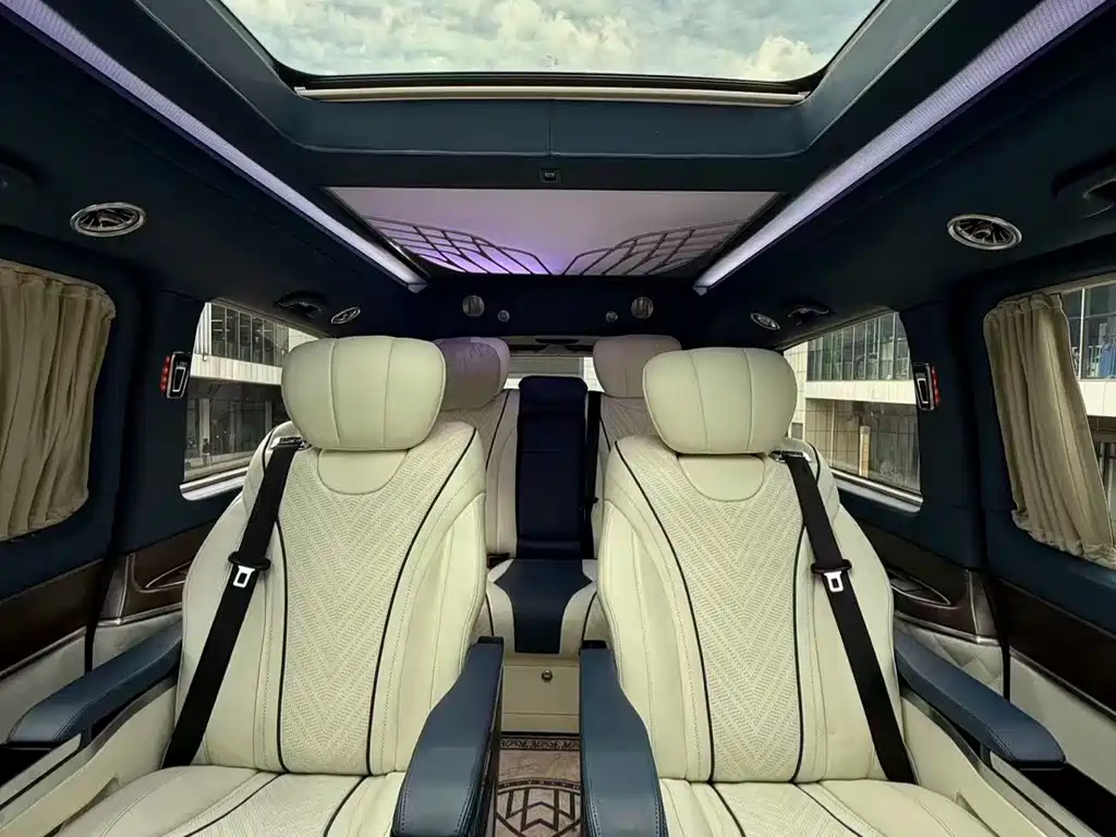 Mercedes-Benz V-Class 2022 — фото 14