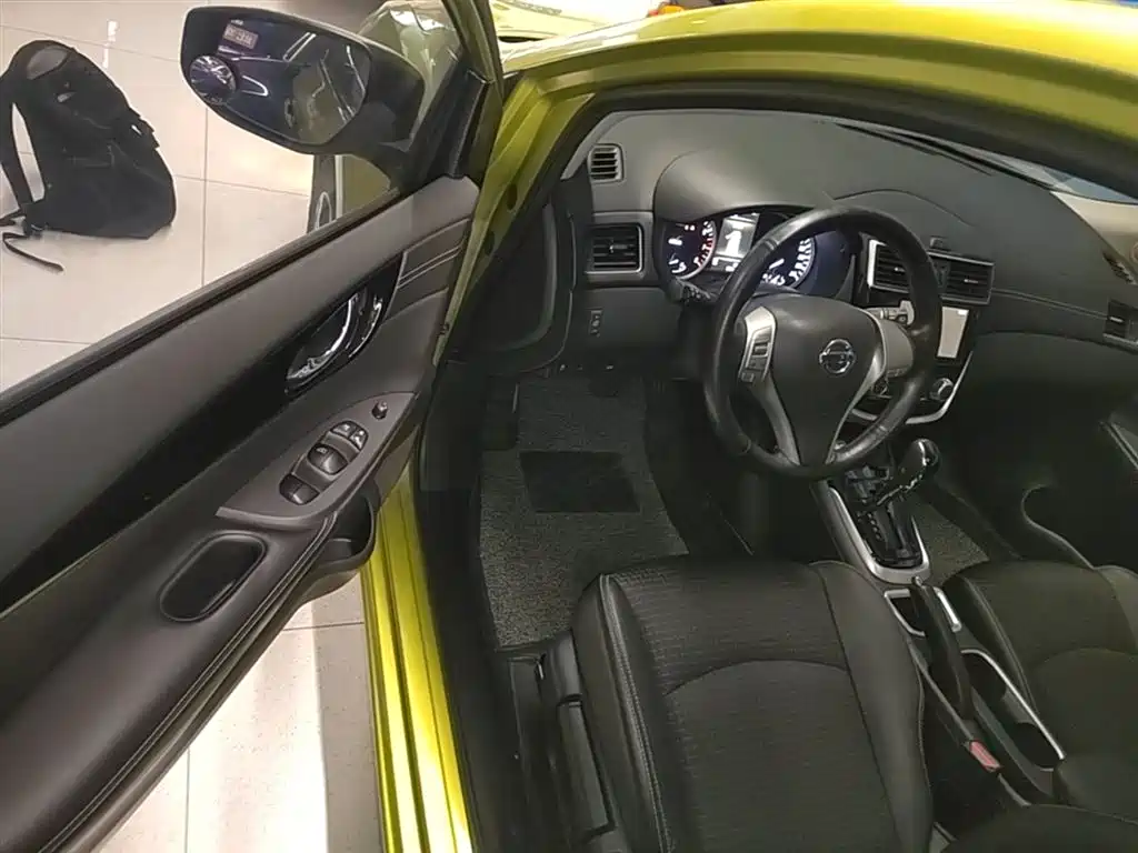 Nissan Tiida 2017 — фото 16