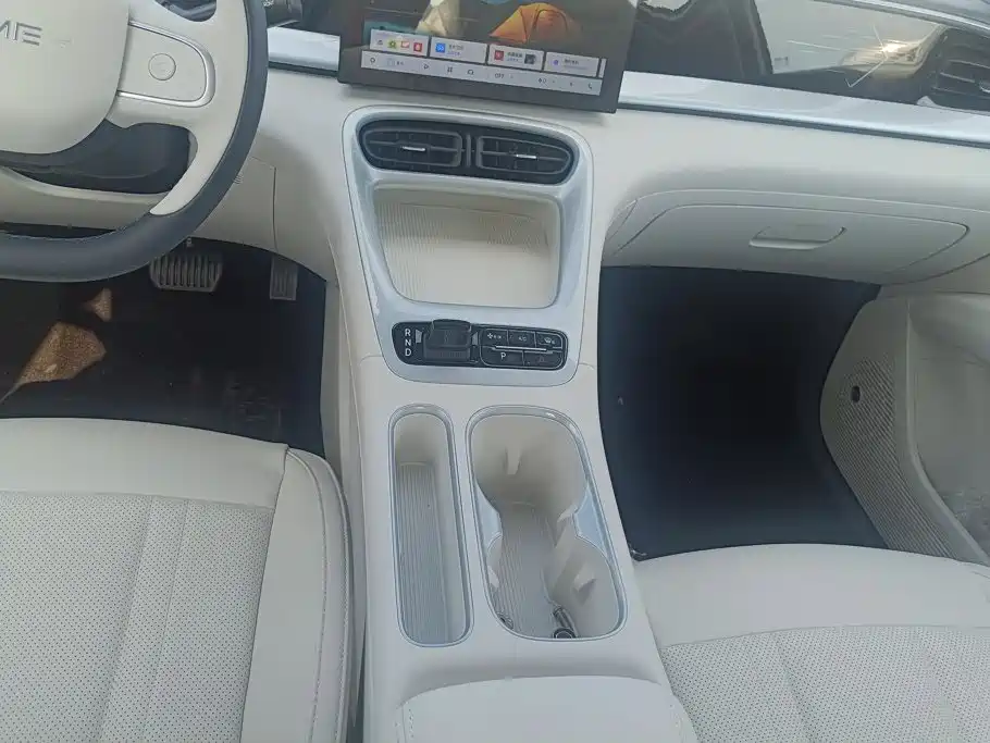 Geely Galaxy Starwish 2026 — фото 16