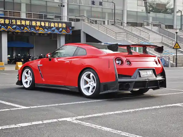 Nissan GT-R 2012