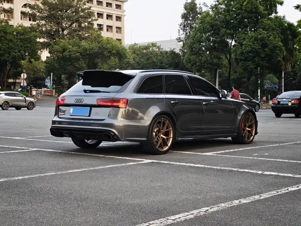 Audi RS 6 2017 — фото 7