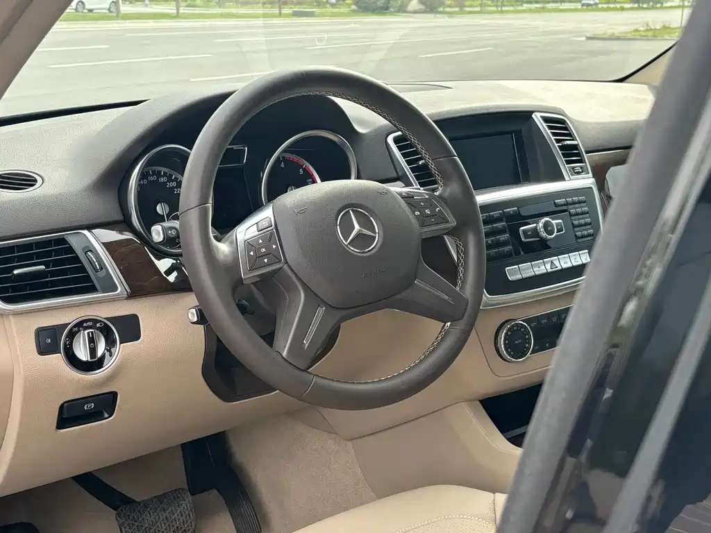 Mercedes-Benz M-Class 2015 — фото 7