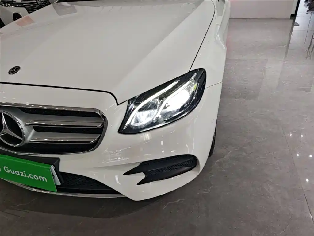 Mercedes-Benz E-Class 2018 — фото 24