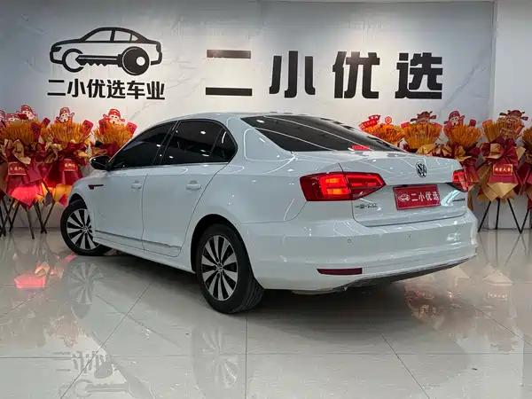 Volkswagen Sagitar 2018