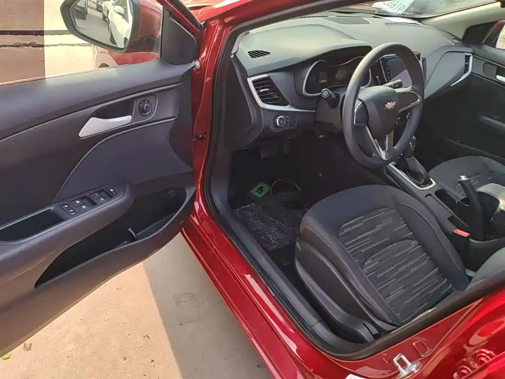 Chevrolet Cavalier 2018 — фото 16