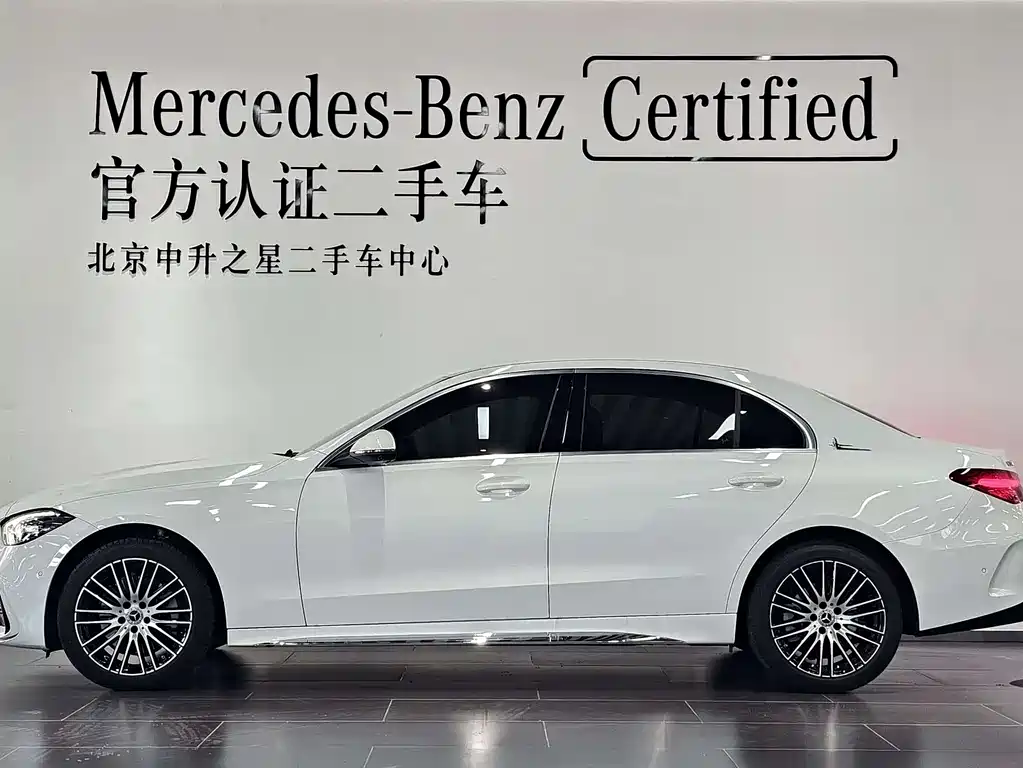 Mercedes-Benz C-Class 2025 — фото 2