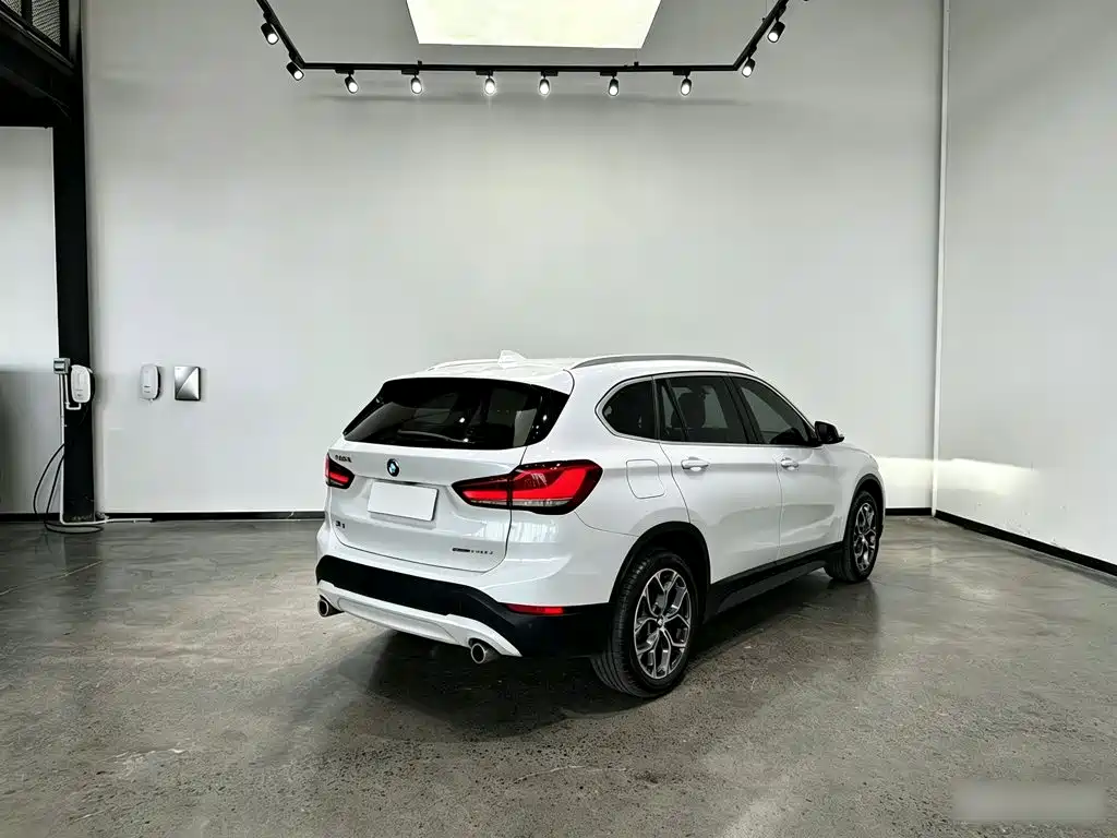 BMW X1 2022 — фото 9