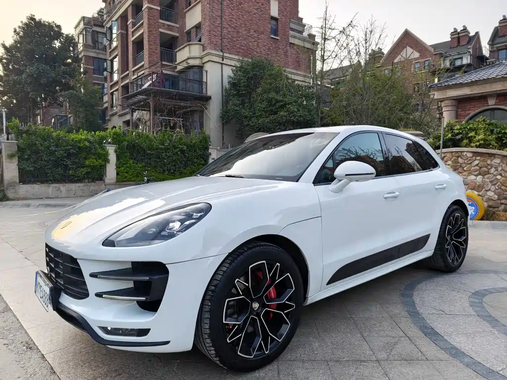 Porsche Macan 2015 — фото 1
