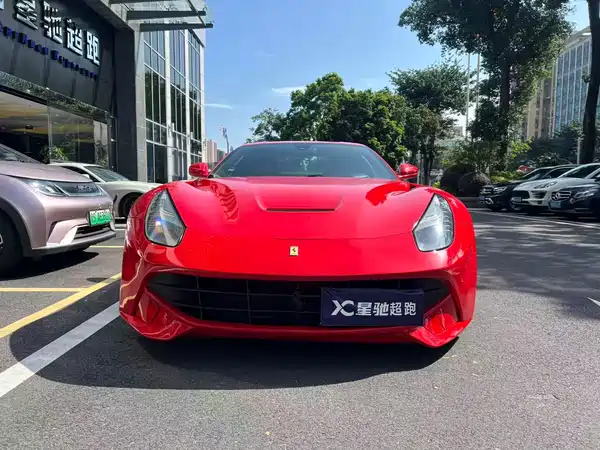 Ferrari F12berlinetta 2014