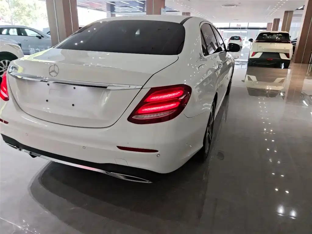 Mercedes-Benz E-Class 2018 — фото 8
