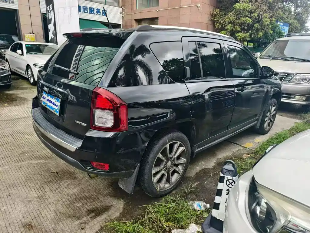 Jeep Compass 2015 — фото 2
