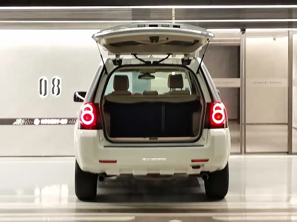 Land Rover Freelander 2 2014 — фото 12