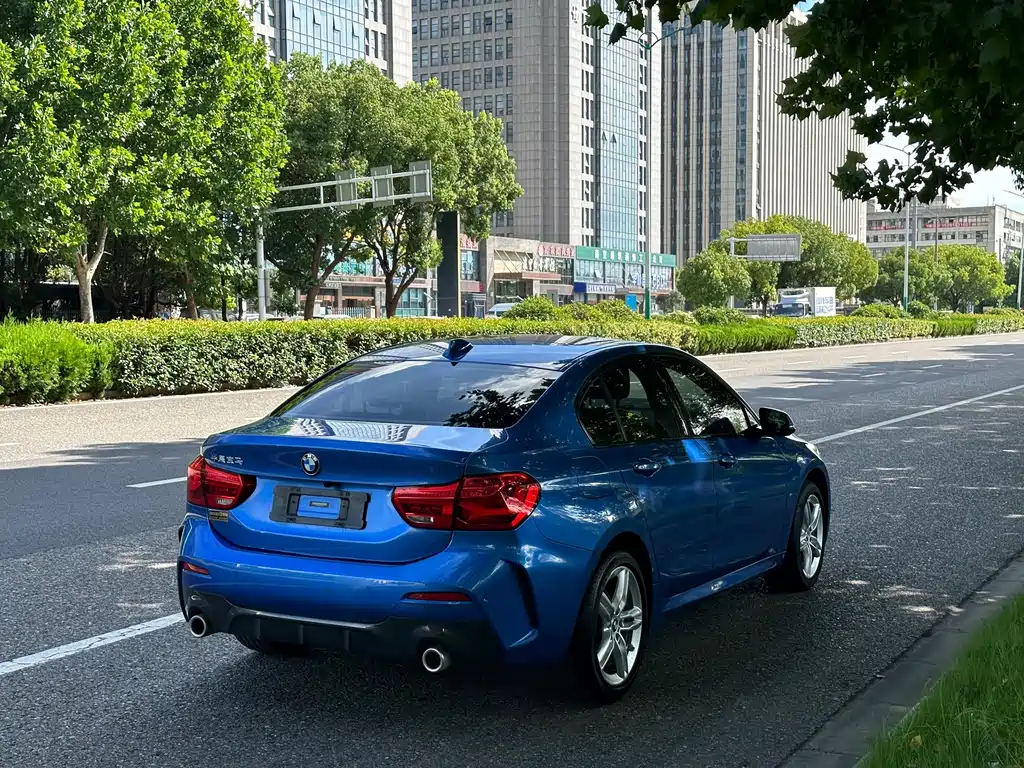BMW 1 Series 2019 — фото 18