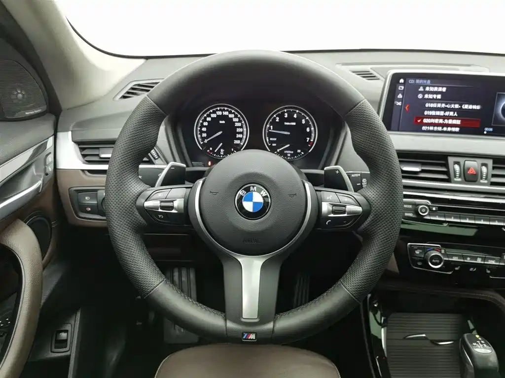 BMW X1 2018 — фото 11