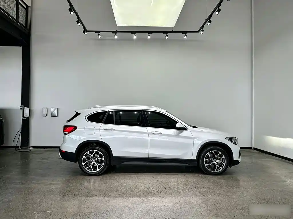BMW X1 2022 — фото 8