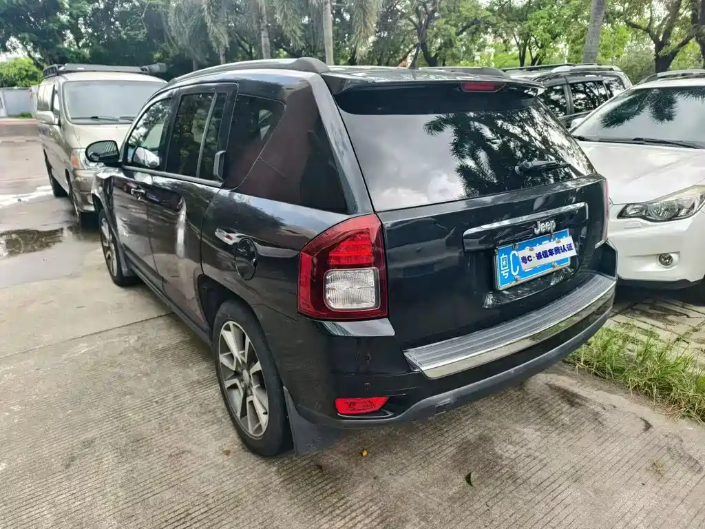 Jeep Compass 2015 — фото 3