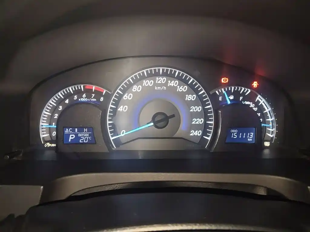 Toyota Camry 2014 — фото 4