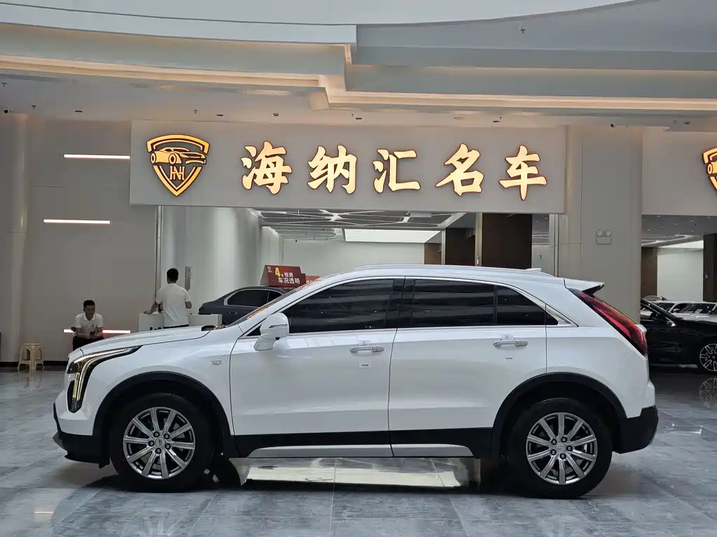 Cadillac XT4 2021 — фото 2