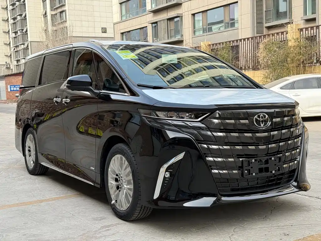 Toyota Alphard — фото 3