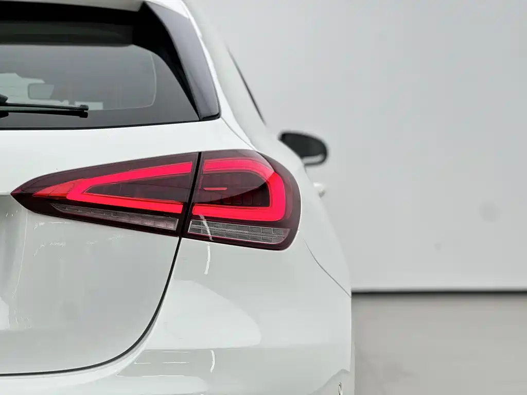 Mercedes-Benz A-Class 2020 — фото 12