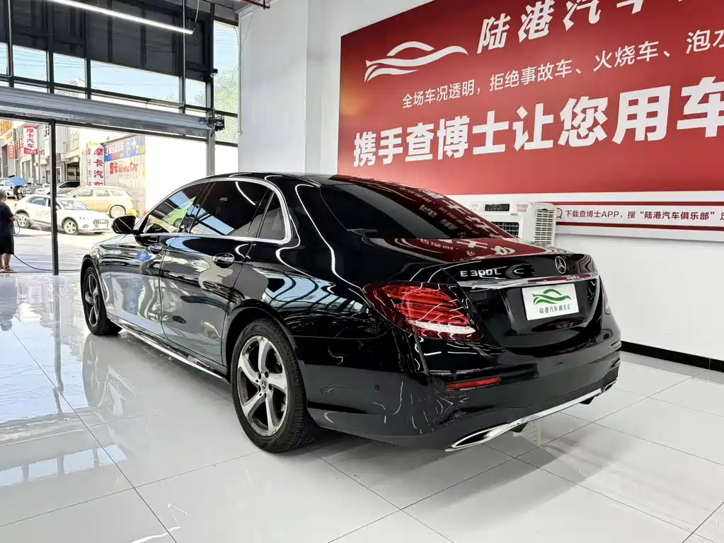 Mercedes-Benz E-Class 2017 — фото 16