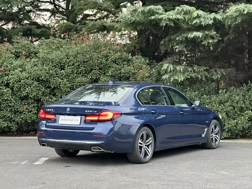 BMW 5 Series New Energy 2023 — фото 3