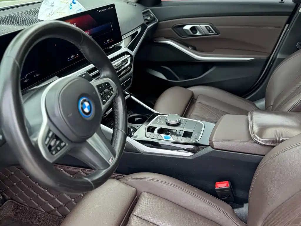 BMW i3 2023 — фото 9