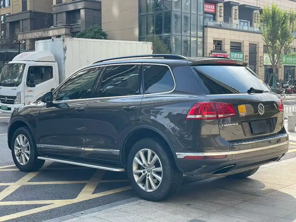 Volkswagen Touareg 2017 — фото 15