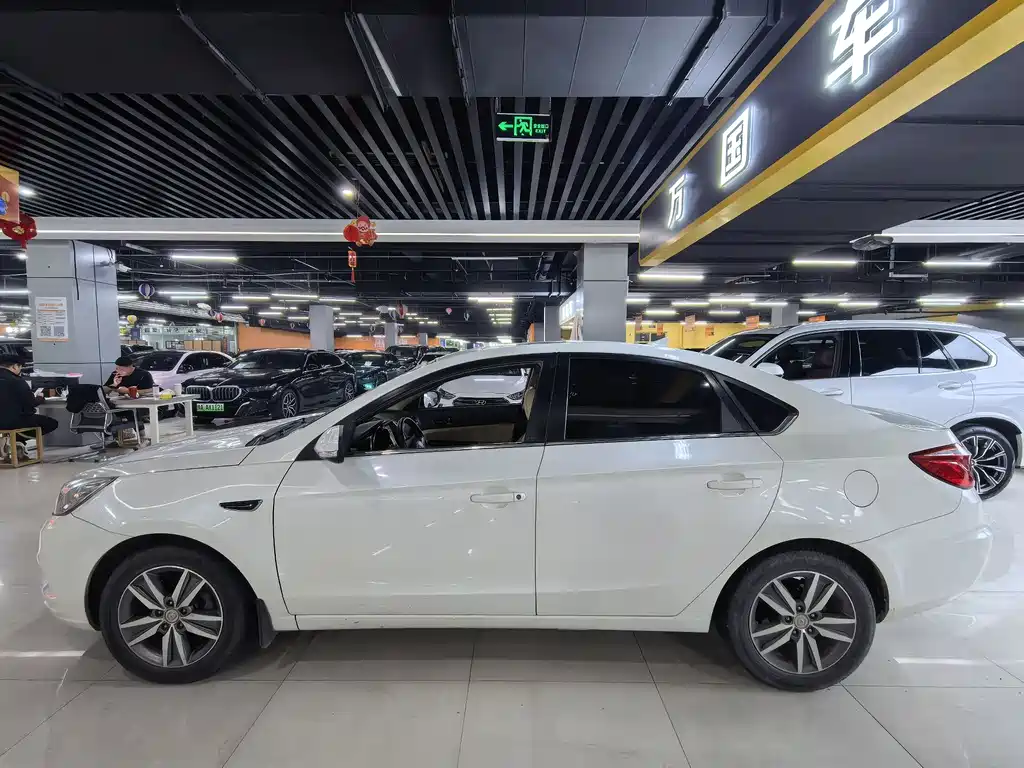 Changan Eado 2015 — фото 5