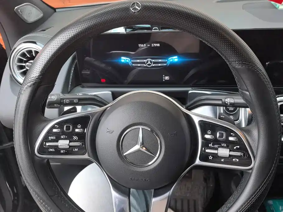 Mercedes-Benz GLB 2023 — фото 15
