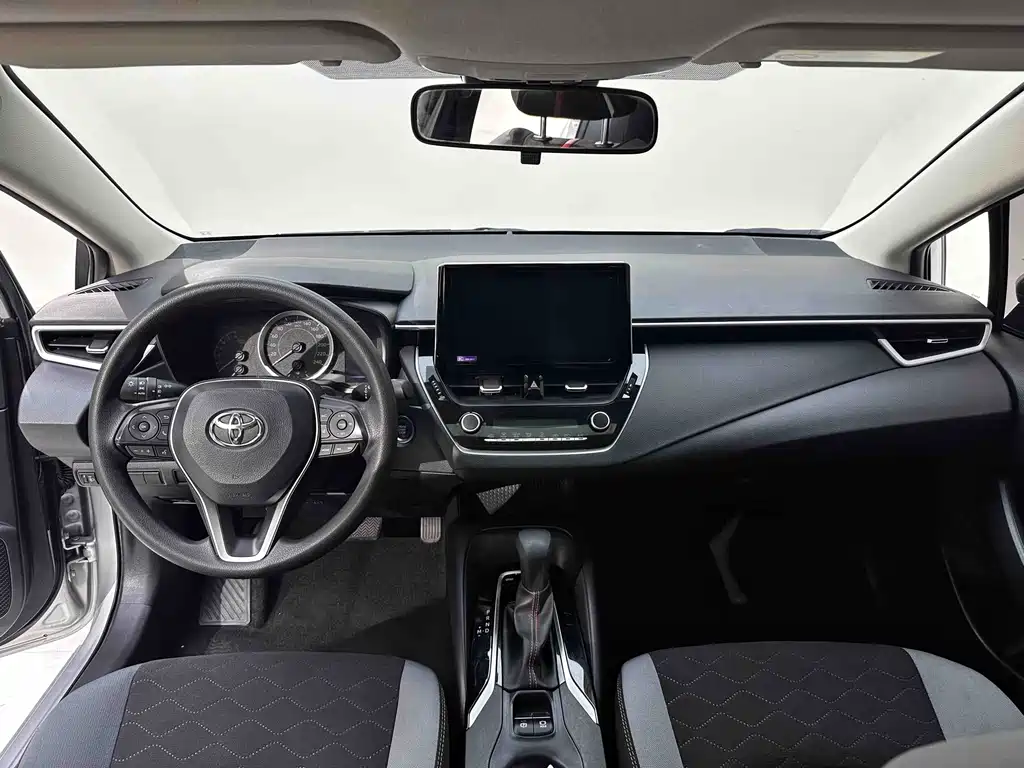 Toyota Corolla 2023 — фото 16