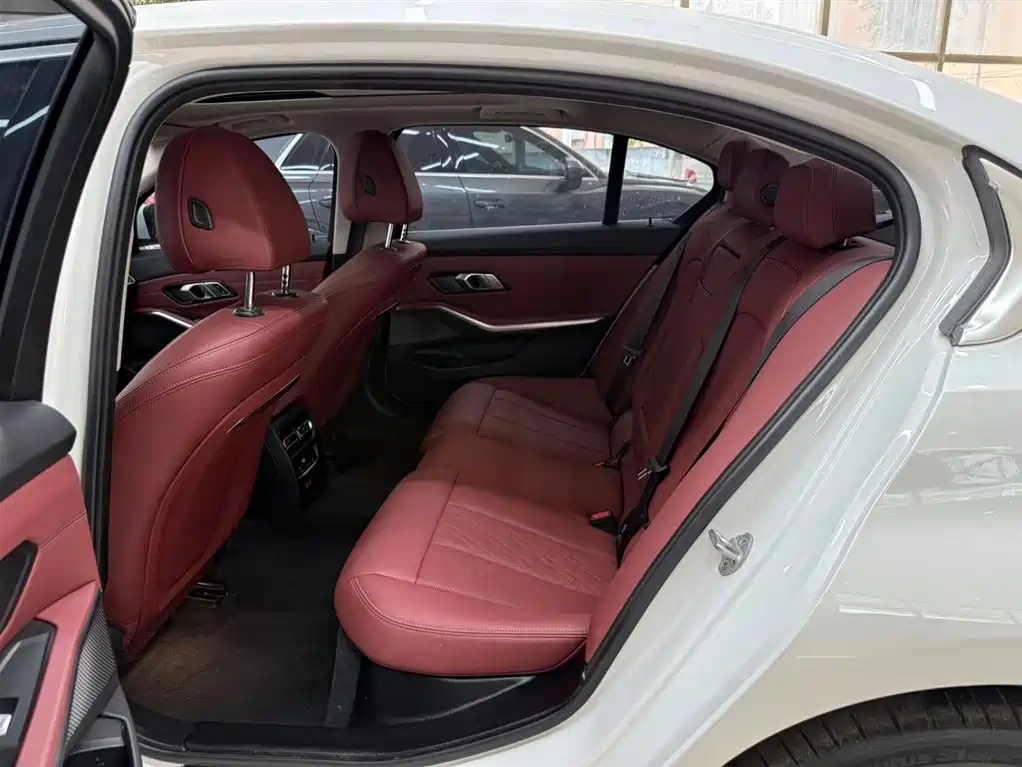 BMW 3 Series 2023 — фото 18