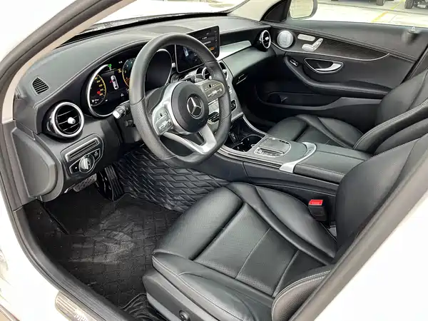 Mercedes-Benz C-Class 2021