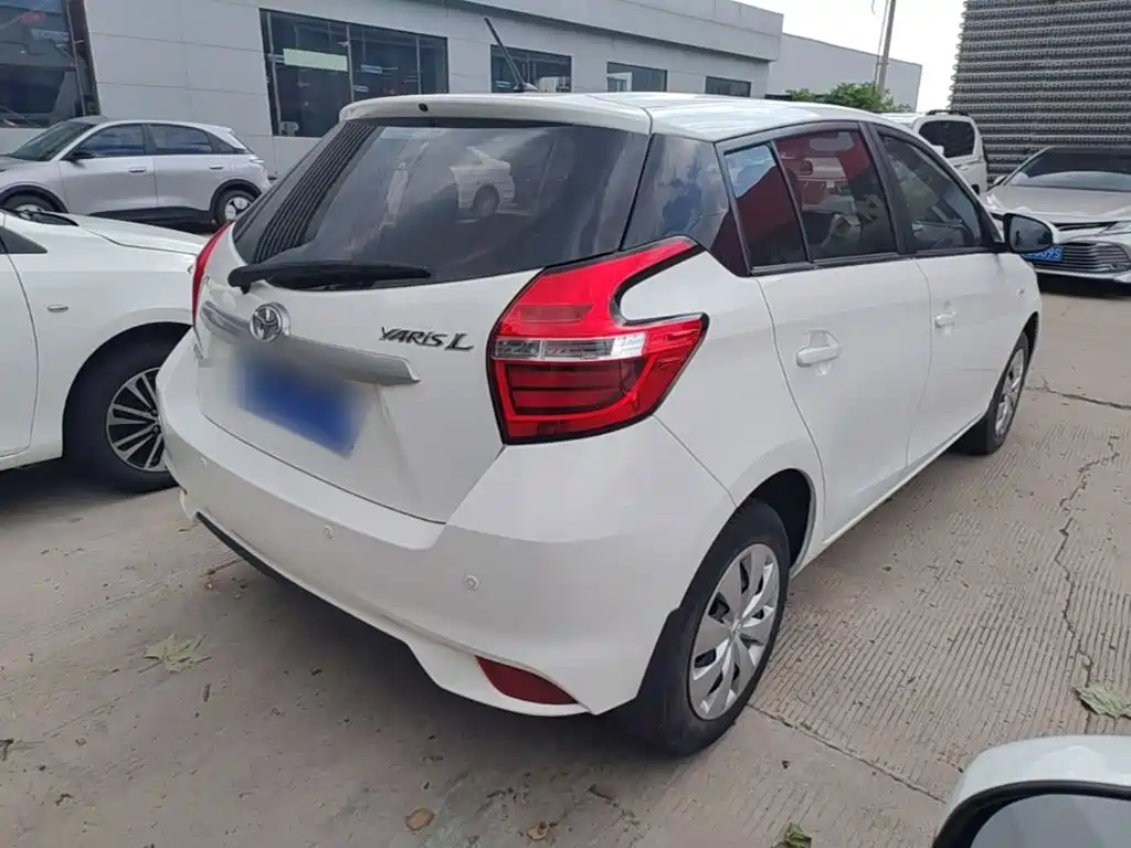 Toyota Yaris L 2020