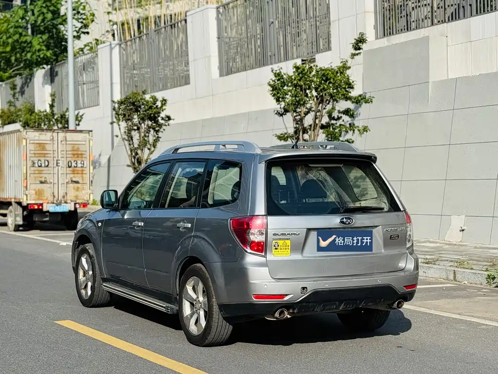 Subaru Forester 2010 — фото 3