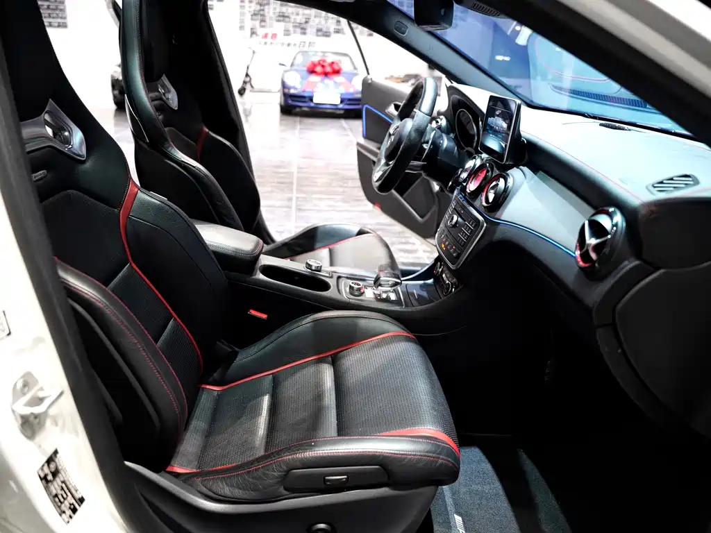 Mercedes-Benz GLA AMG 2016 — фото 10
