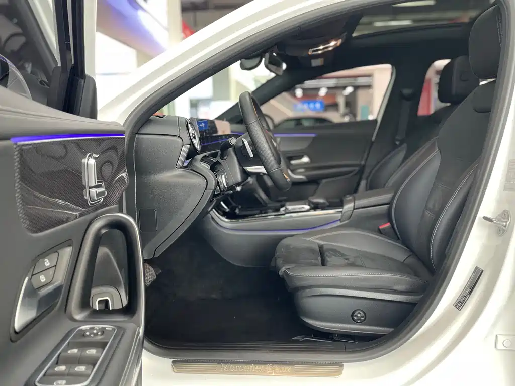 Mercedes-Benz A-Class 2023 — фото 10