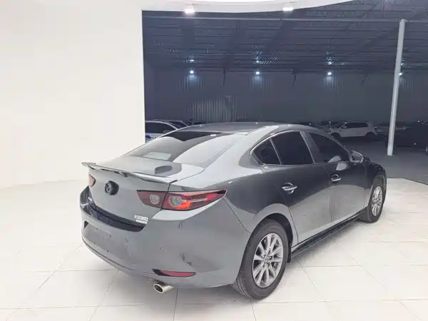 Mazda 3 Axela 2022