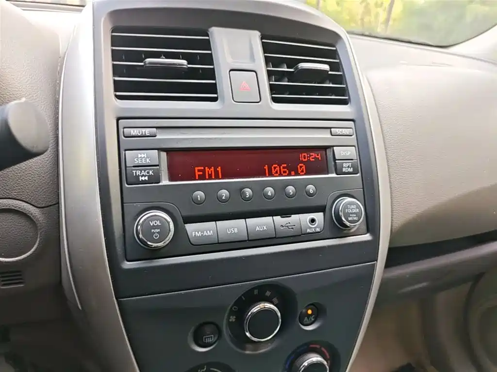 Nissan Sunny 2016 — фото 13