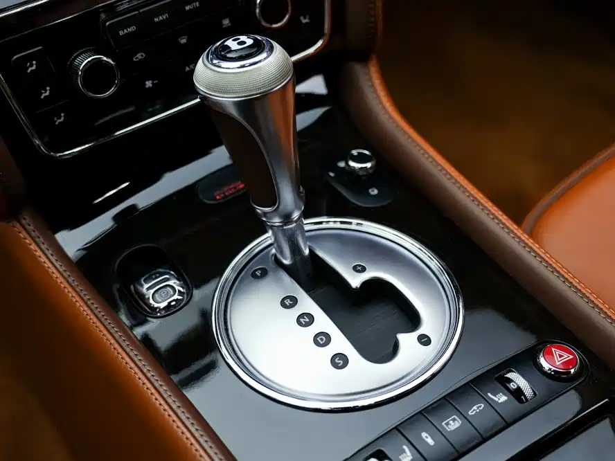 Bentley Flying Spur 2010 — фото 18